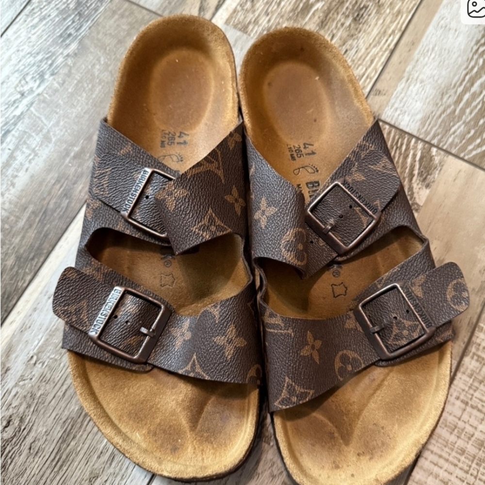 Lv Birkenstocks